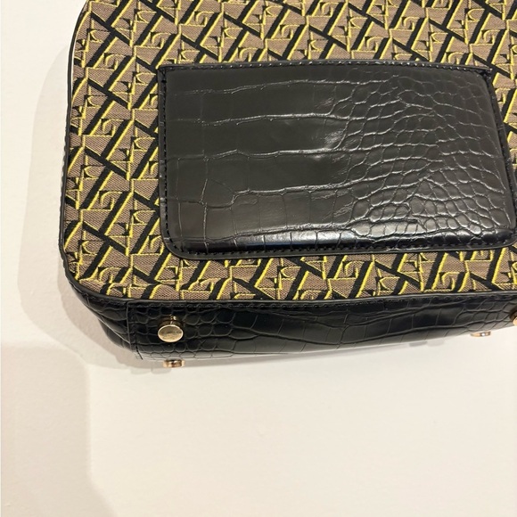 Black and Gold Patterned Handbag long strap - Picture 5 of 7